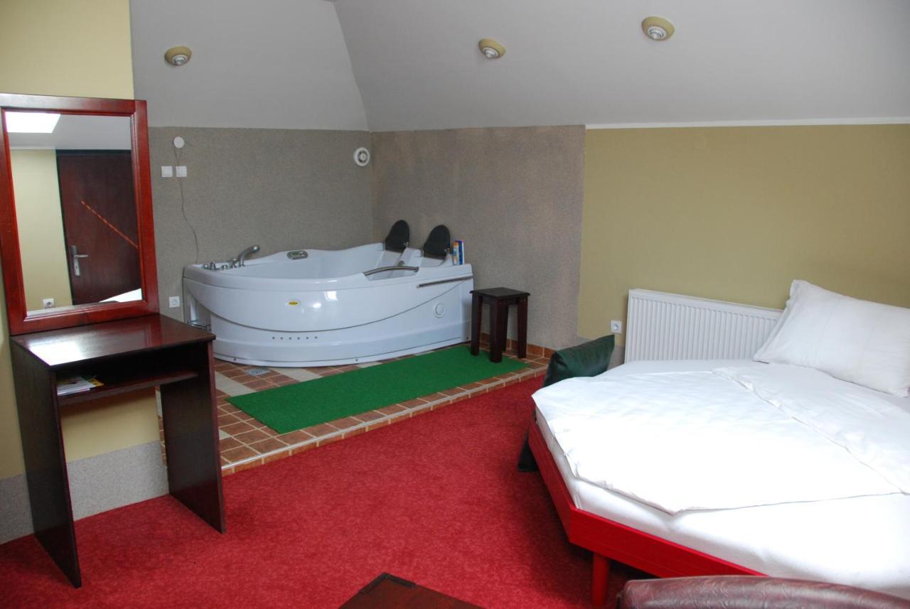 Hotel Vila Mitic Luxx Spa Centar Leskovac  Cameră foto